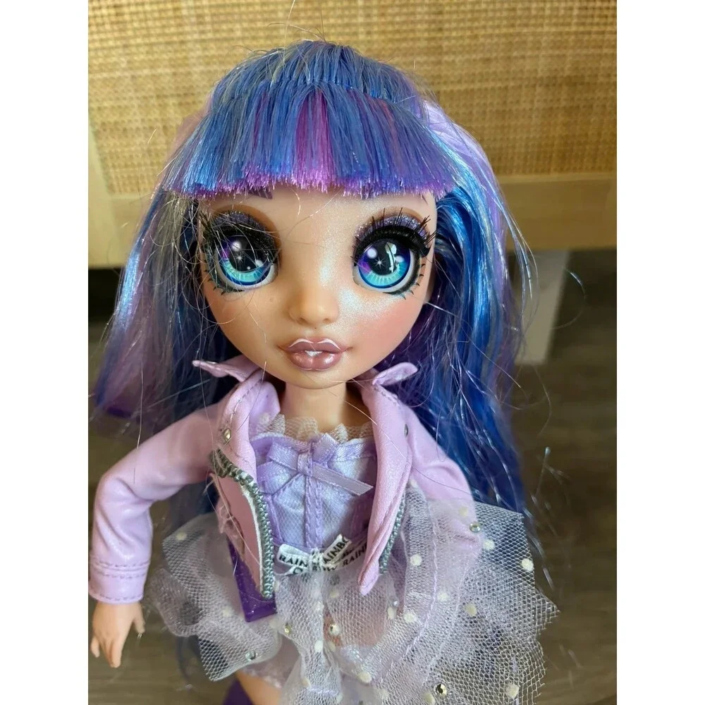 Rainbow High Violet Willow Doll Complete Outfit Stand